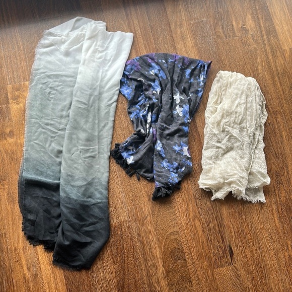 NEW Scarf Bundle. 3 Scarves Never Worn - Picture 1 of 6
